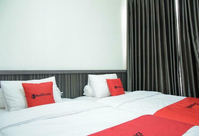 Семейный Номер, Reddoorz Near Gor Satria Purwokerto
