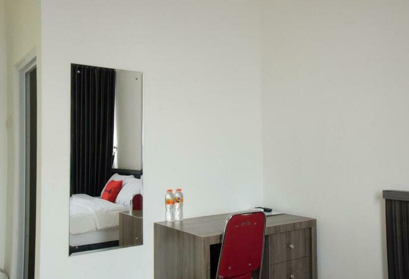 Семейный Номер Deluxe, Reddoorz Near Gor Satria Purwokerto