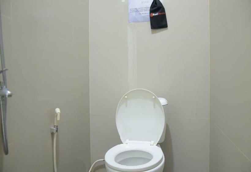 Номер Deluxe, Reddoorz Near Gor Satria Purwokerto