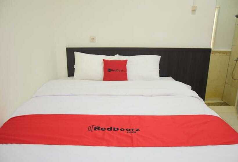 Номер Deluxe, Reddoorz Near Gor Satria Purwokerto