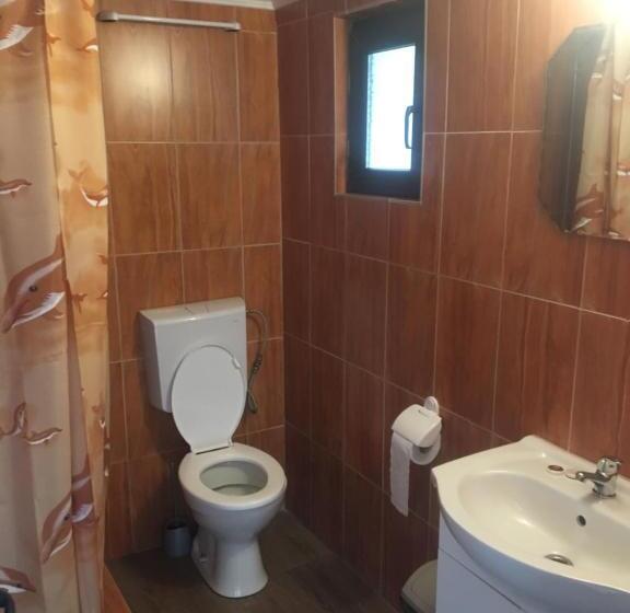 سوییت خانوادگی, Laubert