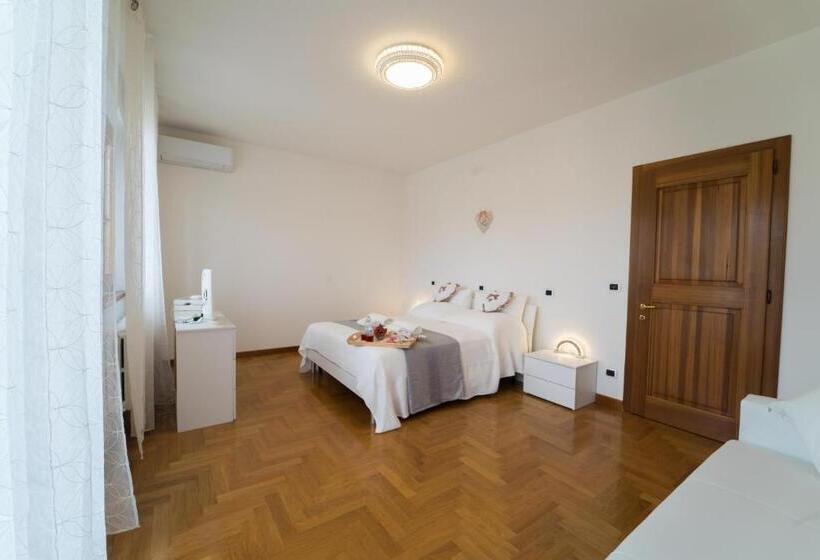 Номер Стандарт Вид на Сад, B&b La Serenissima