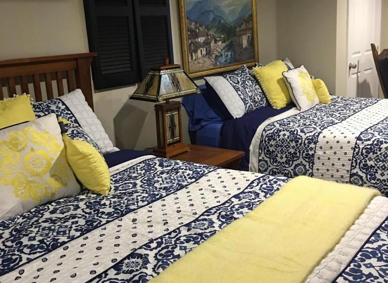디럭스 룸, The Ashe Farm Bed & Breakfast
