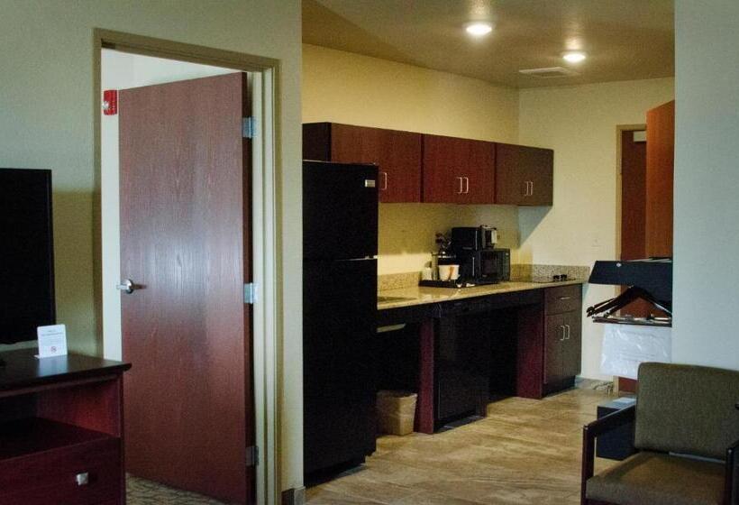 Люкс Deluxe Кровать Кинг, Cobblestone Inn & Suites   Soda Springs