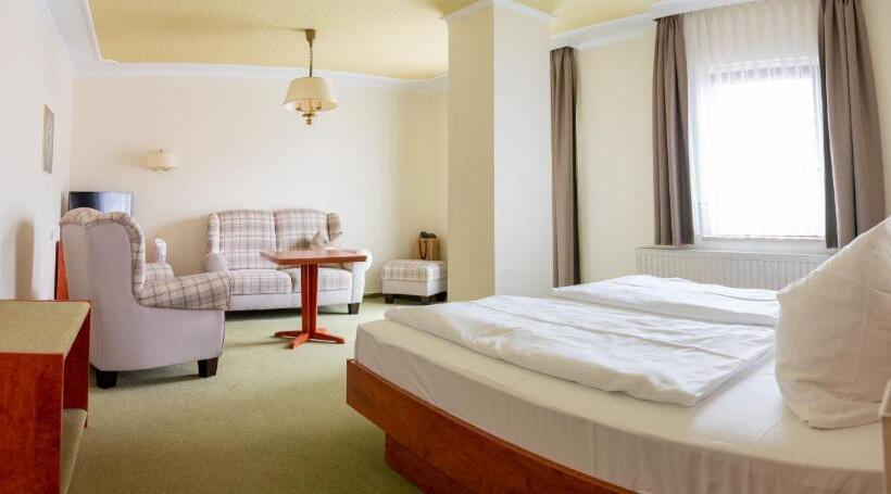Люкс с Балконом, Landhotel Biberburg