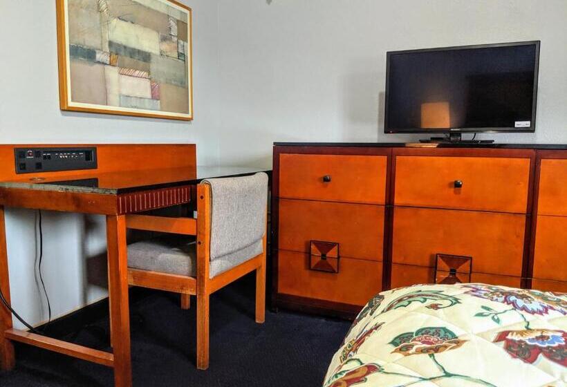 标准间, Executive Inn