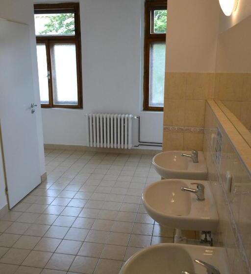 Номер Стандарт Четырехместный Совместный Санузел, Hostel U Sv. štěpána