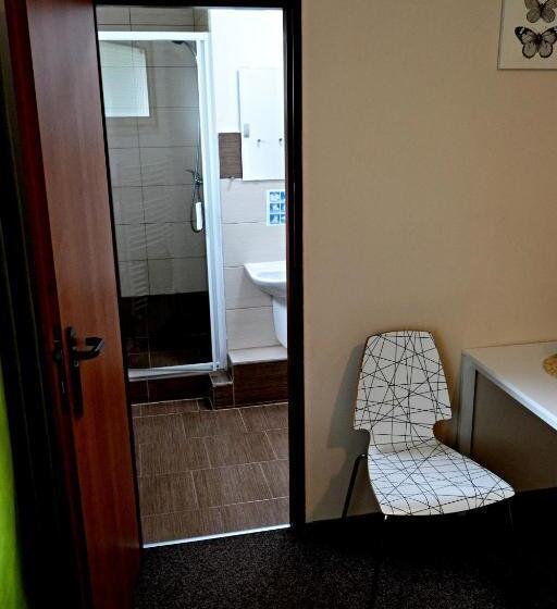 Номер Стандарт, Hostel U Sv. štěpána