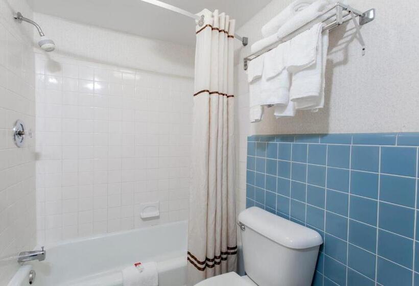 Номер Deluxe, Days Inn By Wyndham Wilmington Brandywine
