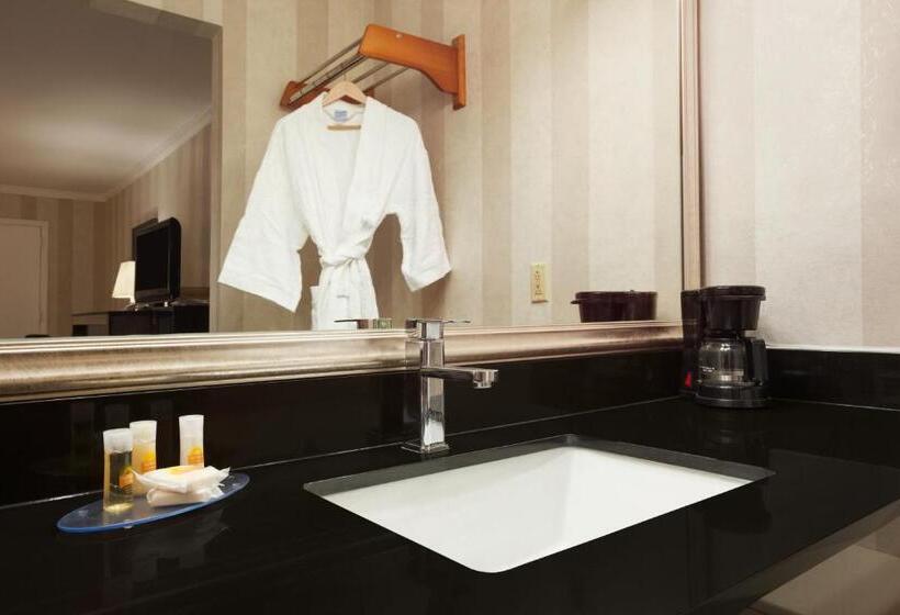 Номер Стандарт Адаптированный для Инвалидов, Days Inn By Wyndham Wilmington Brandywine