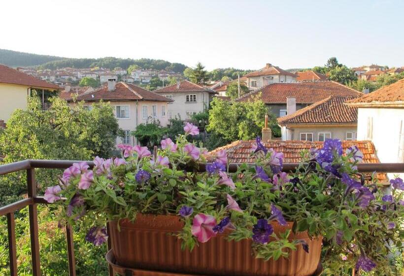 Номер Economy, Guest House & Bistro Lefterova