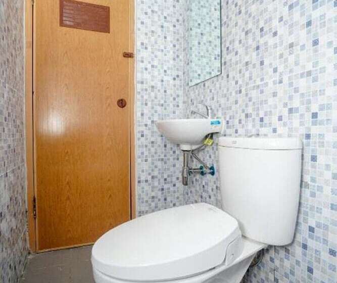 Standardrum, Oyo 443 Hotel Barlian