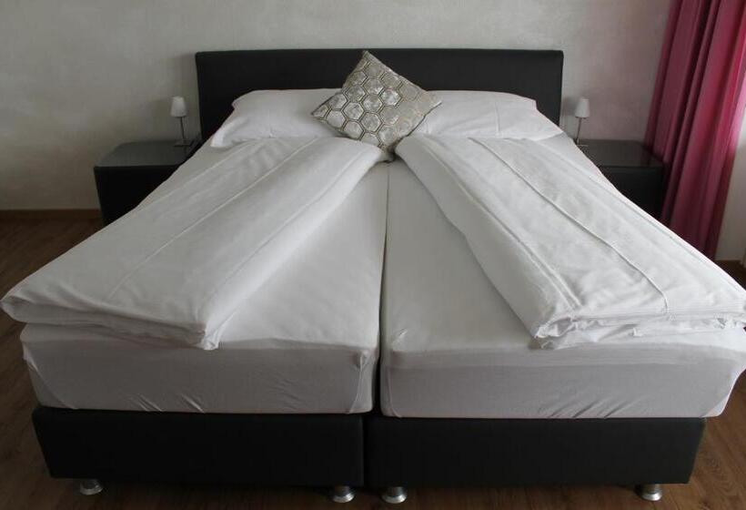 标准间带阳台, Bernina Bed And Breakfast