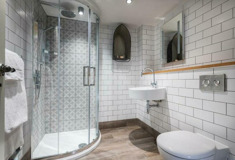 Номер Стандарт, Lifeboat Inn