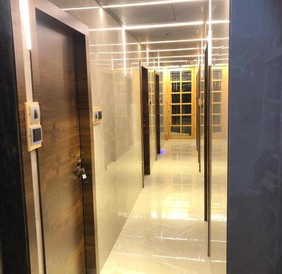 Номер Deluxe, Rooms Dadar Near Station