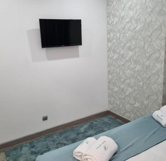 스위트, Mikaela Guest House