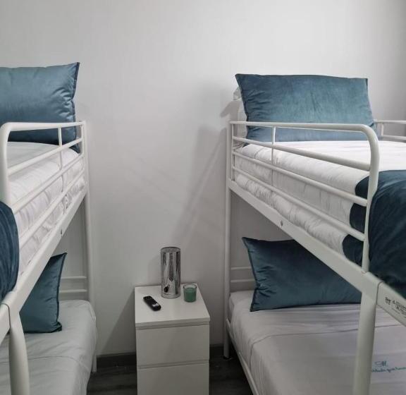 패밀리 룸, Mikaela Guest House