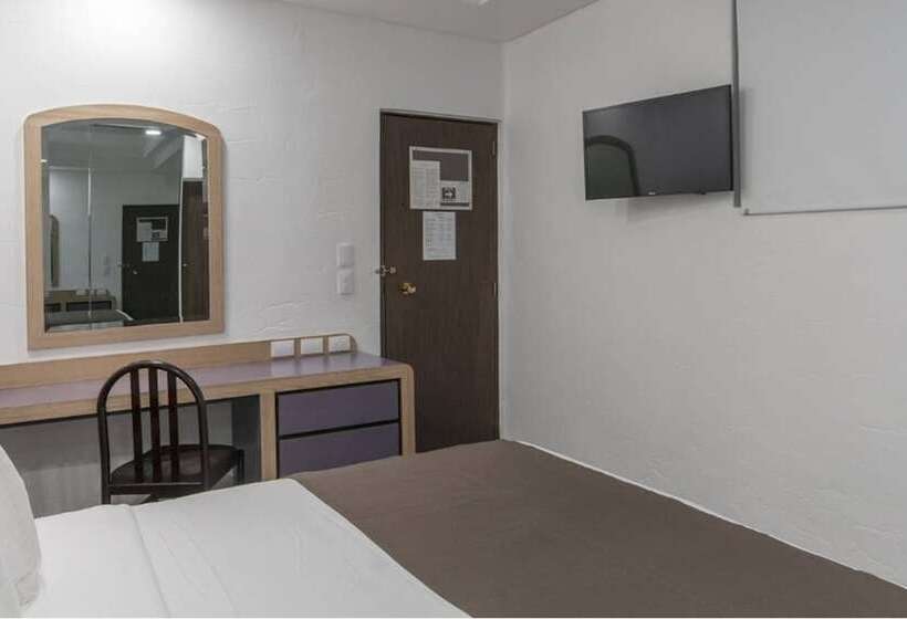 Quarto Estandar, Menara