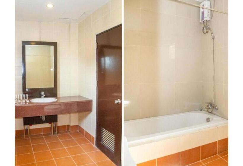 Семейный Номер, Oyo 133 Jazzy James Country Hotel Ii