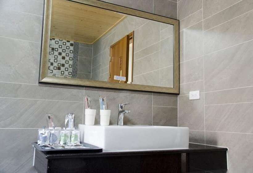 اتاق لوکس چهار تخته, Donggang Homestay Dongfan