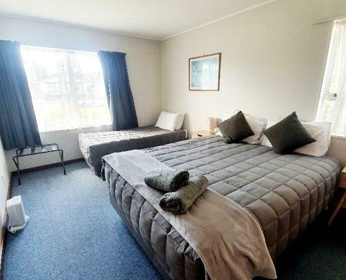 سوییت, Chanel Court Motel