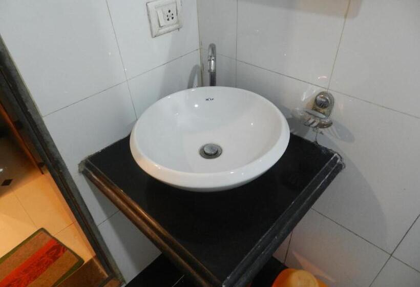 Quarto Deluxe, Sayeban