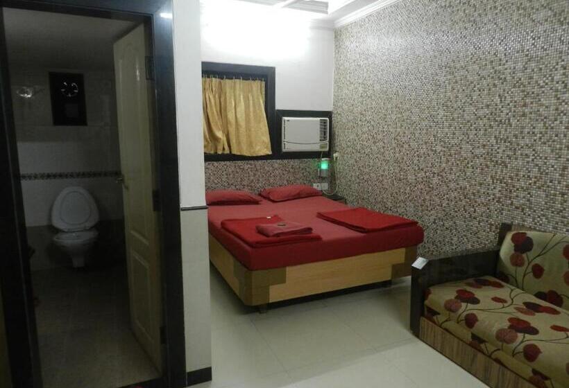 Quarto Deluxe, Sayeban