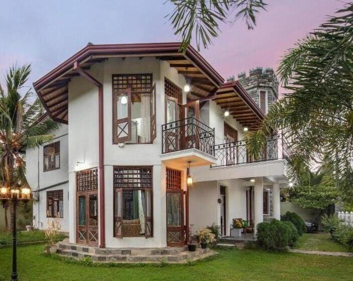 Люкс Deluxe Кровать Кинг, Castle Colombo