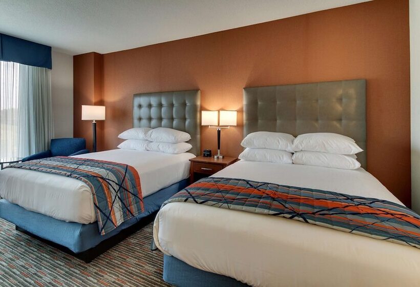 חדר דלוקס מותאם לאנשים עם מוגבלויות, Drury Inn & Suites Knoxville West