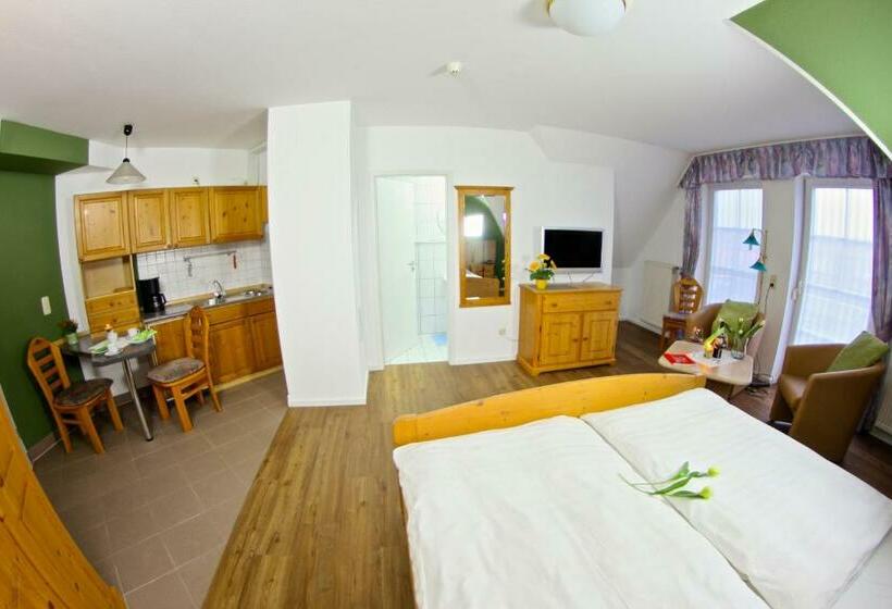 Трехместный Номер Классика, Landhotel Jagdschloss