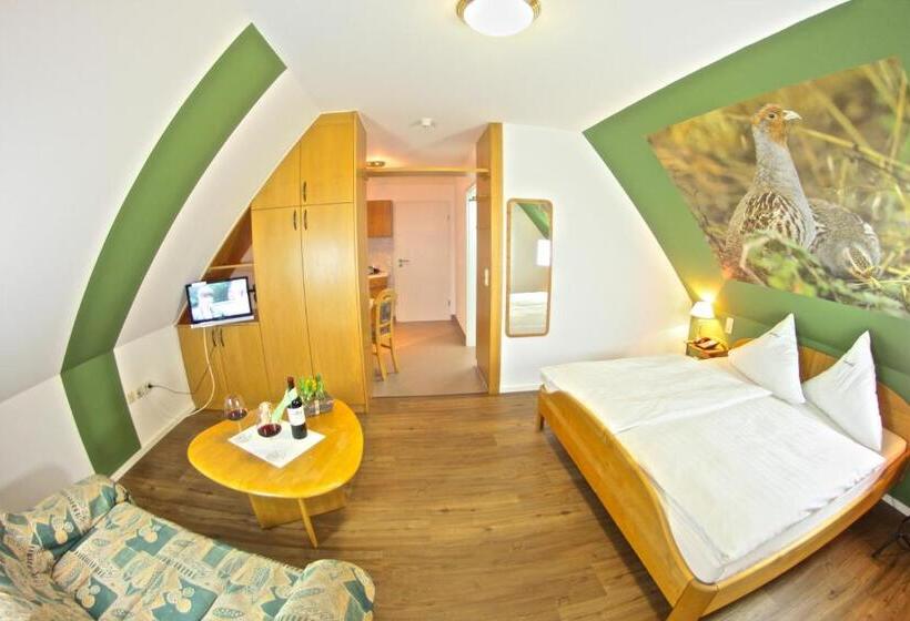 Номер Стандарт Трехместный, Landhotel Jagdschloss