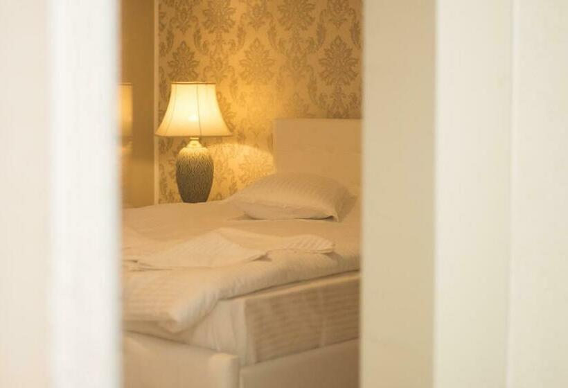 غرفة ديلوكس مزودة بشرفة, Platinvm B&b