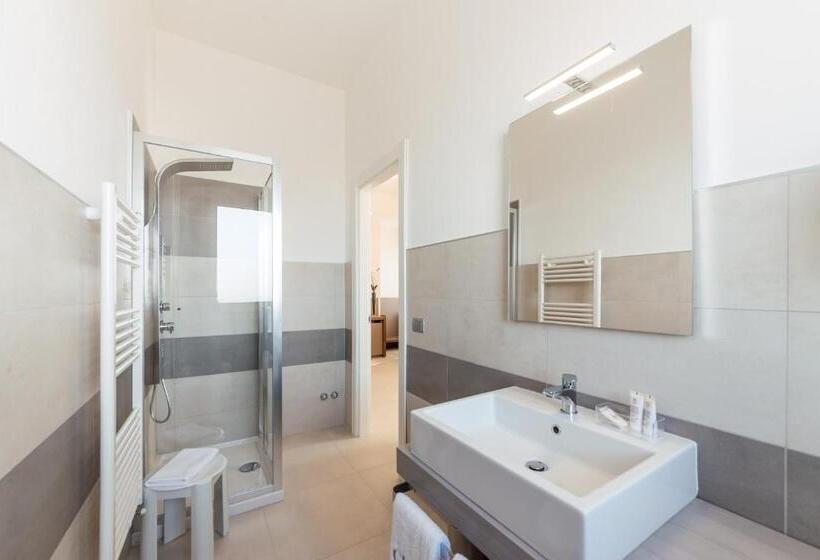 Четырехместный Номер Стандарт, Grieco Business & Spa