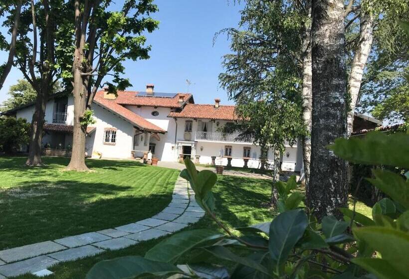 ガーデンビューファミリールーム, Antica Villa Cuneo  Guest House   B&b E Non Un Hotel A Cuneo