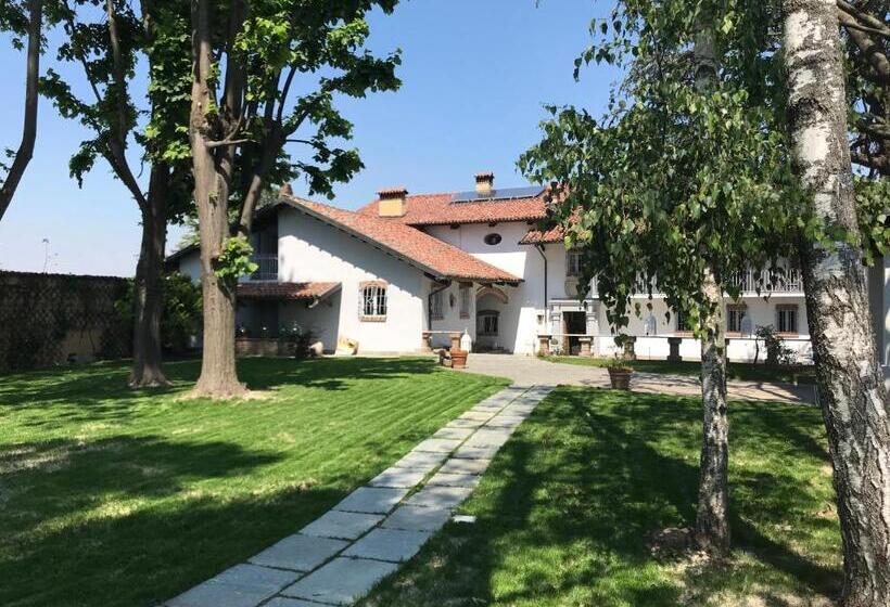 Семейный Номер Вид на Сад, Antica Villa Cuneo  Guest House   B&b E Non Un Hotel A Cuneo
