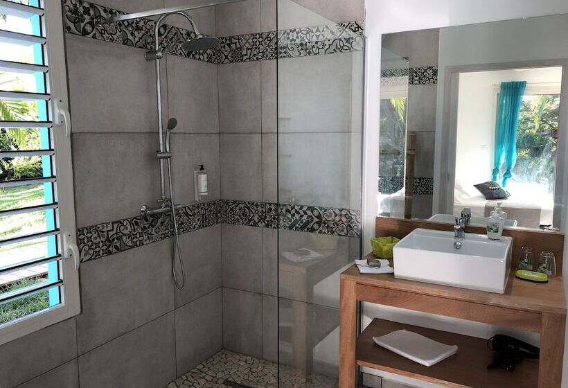 اتاق لوکس, Hôtel La Christophine
