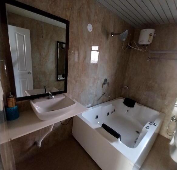 Президентский Люкс, Mango Valley Resort Ganpatipule