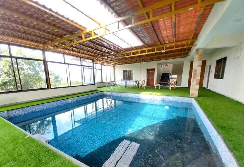 Президентский Люкс, Mango Valley Resort Ganpatipule