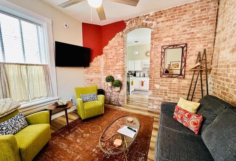 Апартаменты Deluxe 1 Спальня, Bisbee Brownstone Suites
