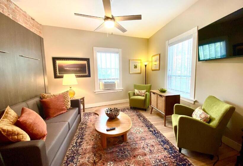 Апартаменты Superior 1 Спальня, Bisbee Brownstone Suites