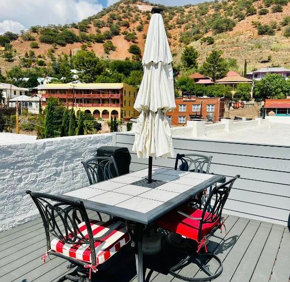 Президентский Люкс, Bisbee Brownstone Suites