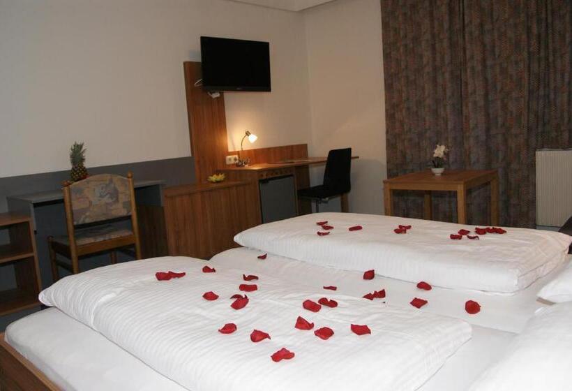 Номер Стандарт, Dolomitenhotel Lienz