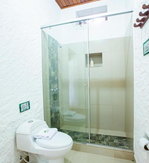 נוף לבריכה, Nature Lodge Apu Samay