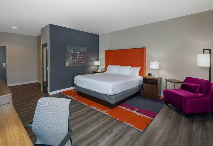Номер Стандарт, La Quinta By Wyndham Greensboro Airport High Point