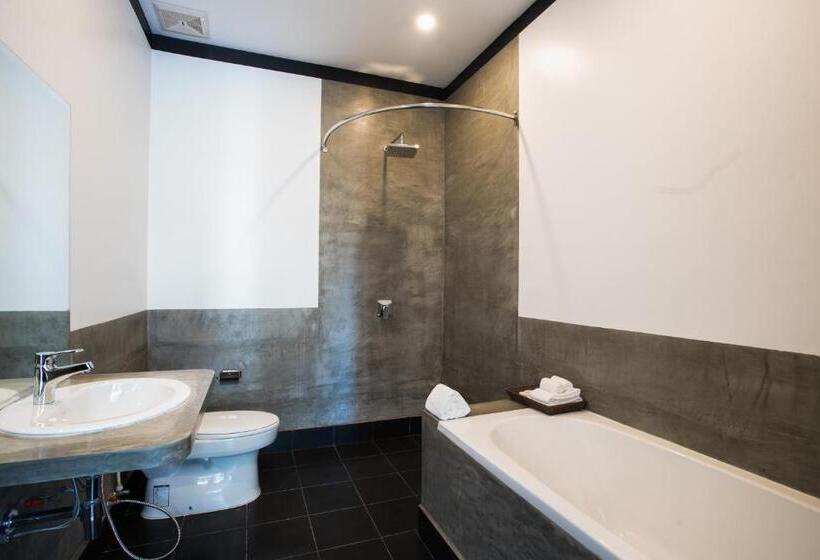 Deluxe Room, Noni Tree Hostel