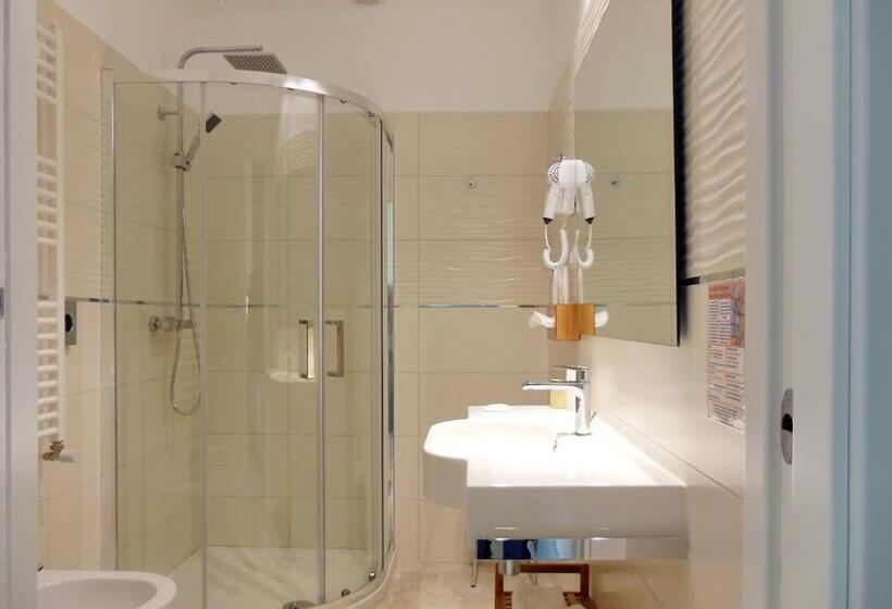 高级三人间, L Ospite   Lifestyle Residence, Design Rooms