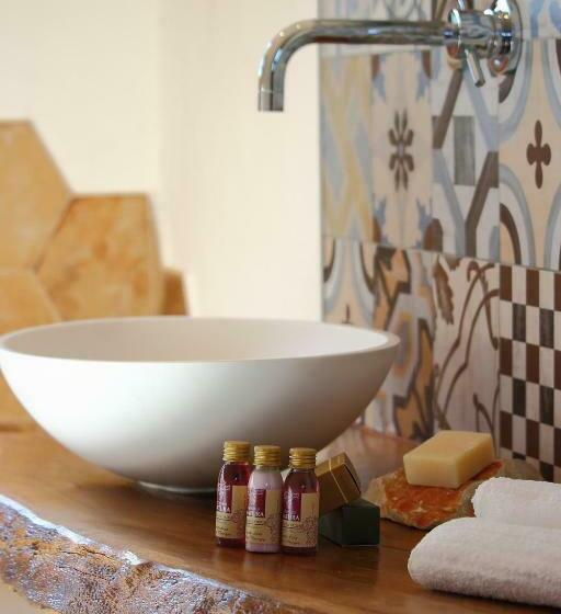 اتاق لوکس, Agriturismo Essentia Dimora Rurale
