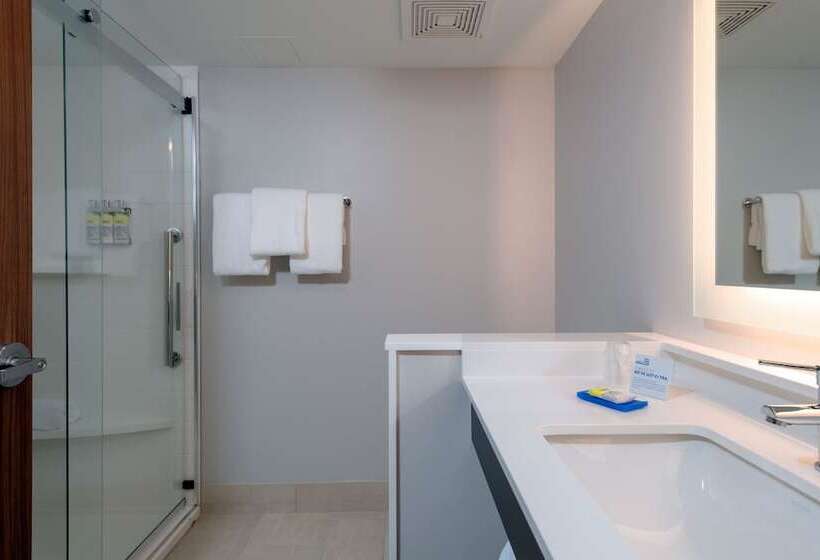 适合残疾人使用的标准间, Holiday Inn Express & Suites   Tulsa Downtown   Arts District, An Ihg