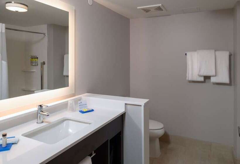适合残疾人士使用的套间, Holiday Inn Express & Suites   Tulsa Downtown   Arts District, An Ihg
