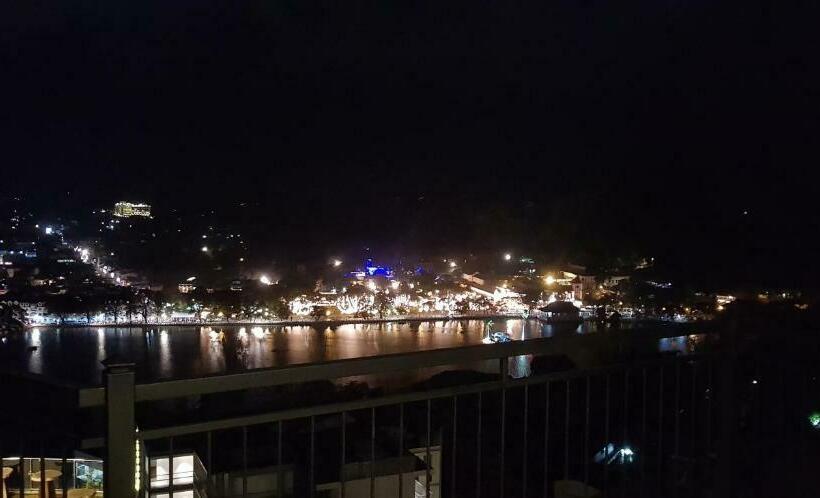 غرفة قياسية مطلّة علي البحيرة, Fairview Residence